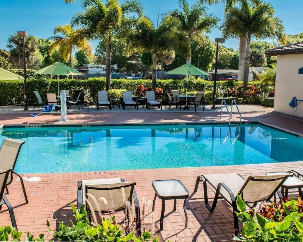Econo Lodge Vero Beach - Downtown Экстерьер фото