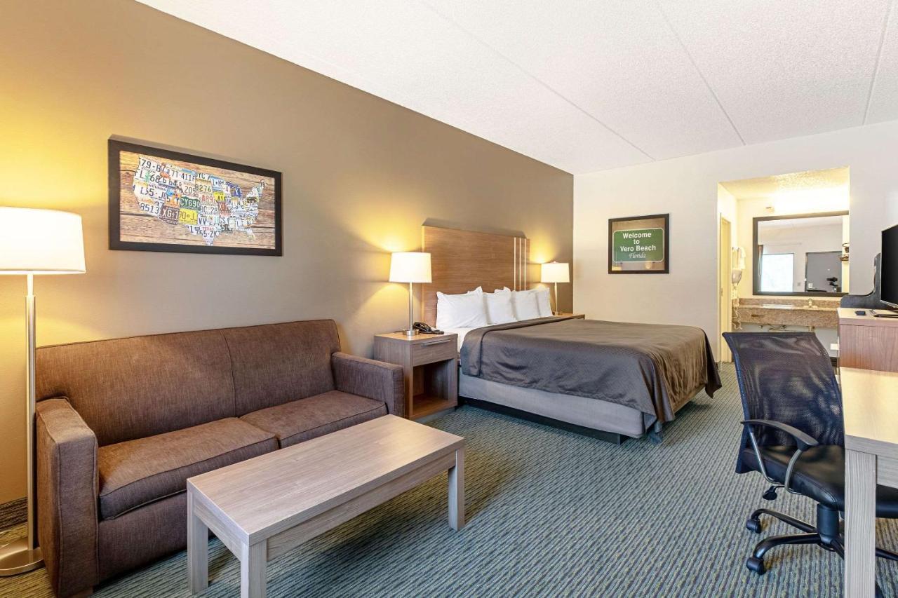 Econo Lodge Vero Beach - Downtown Экстерьер фото