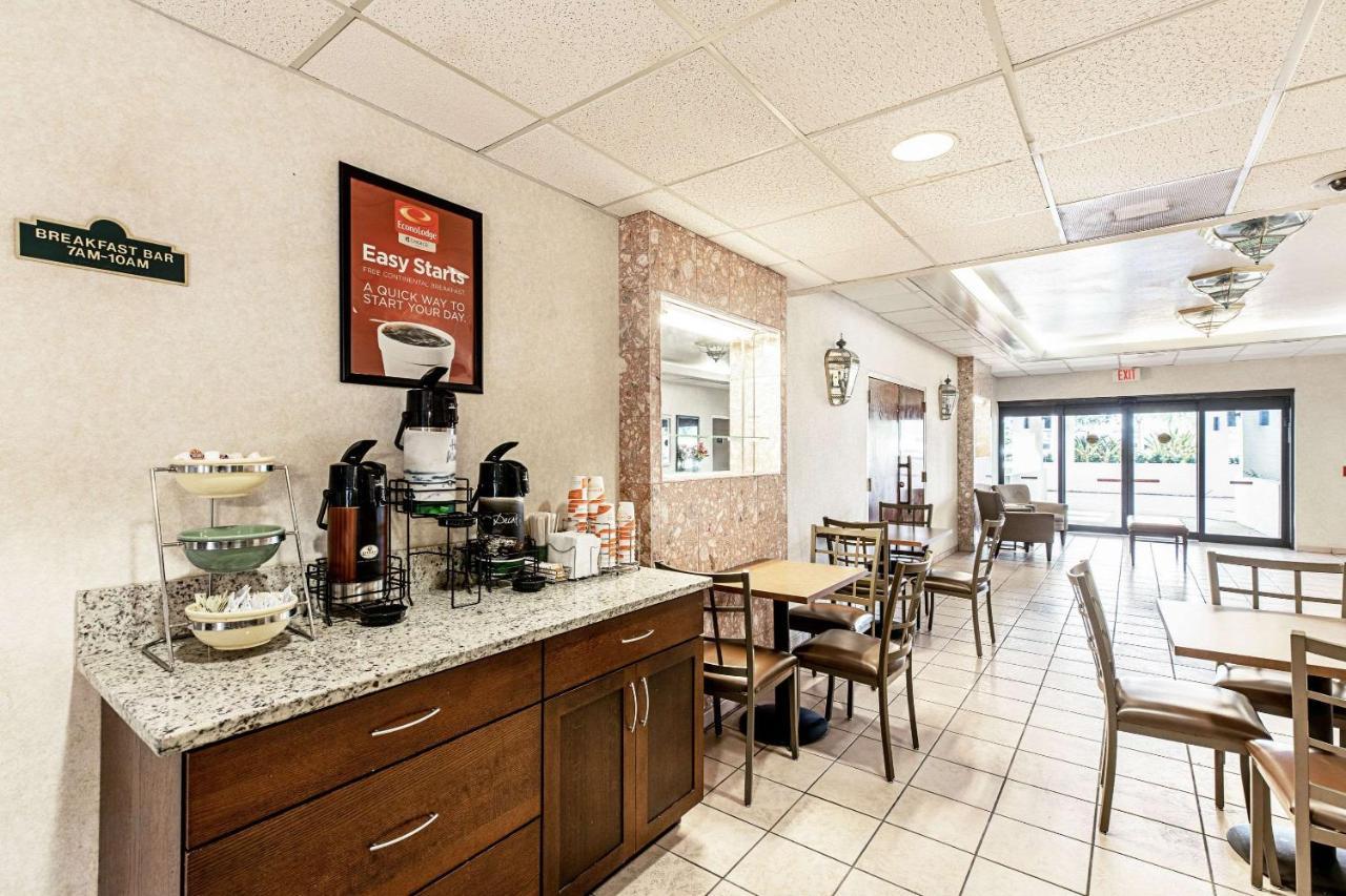 Econo Lodge Vero Beach - Downtown Экстерьер фото
