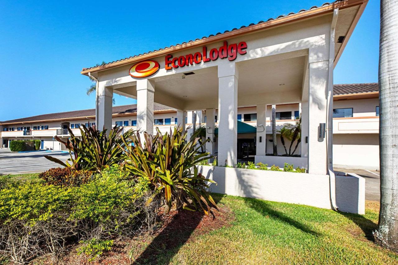 Econo Lodge Vero Beach - Downtown Экстерьер фото