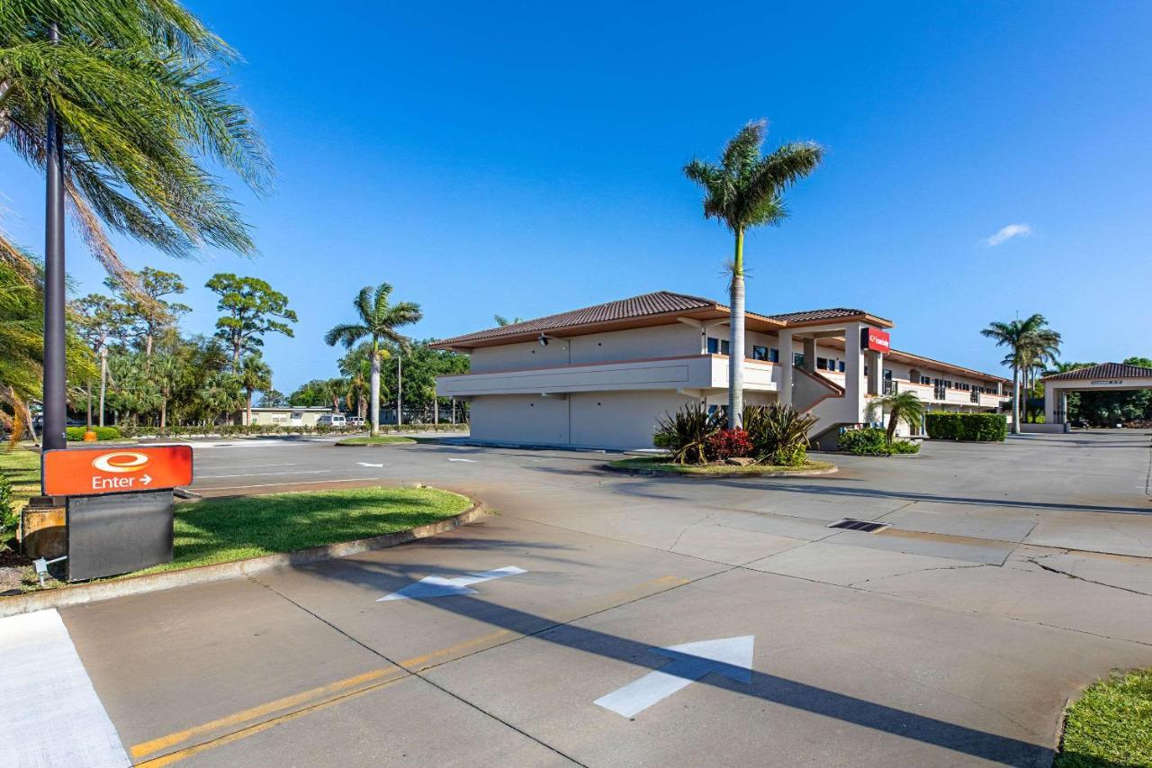 Econo Lodge Vero Beach - Downtown Экстерьер фото