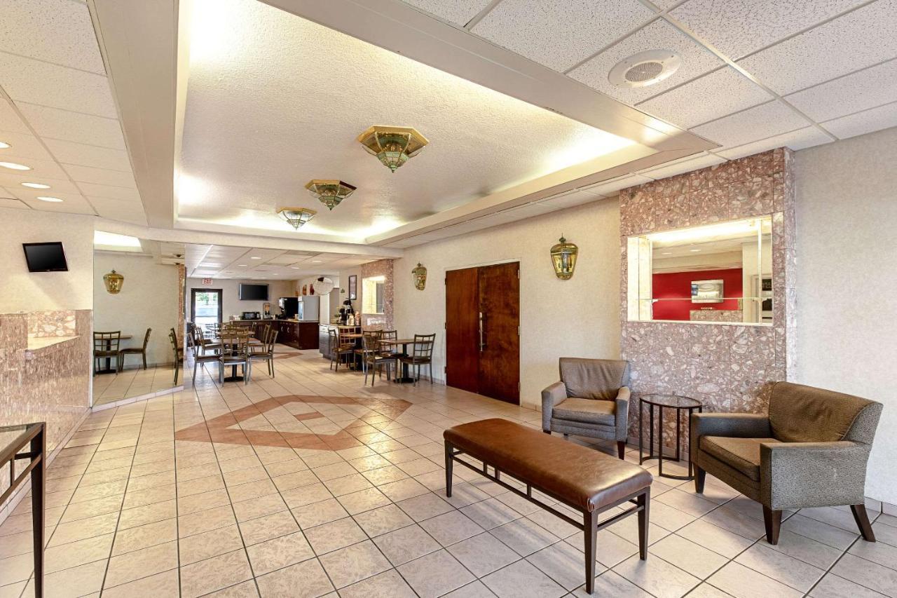 Econo Lodge Vero Beach - Downtown Экстерьер фото