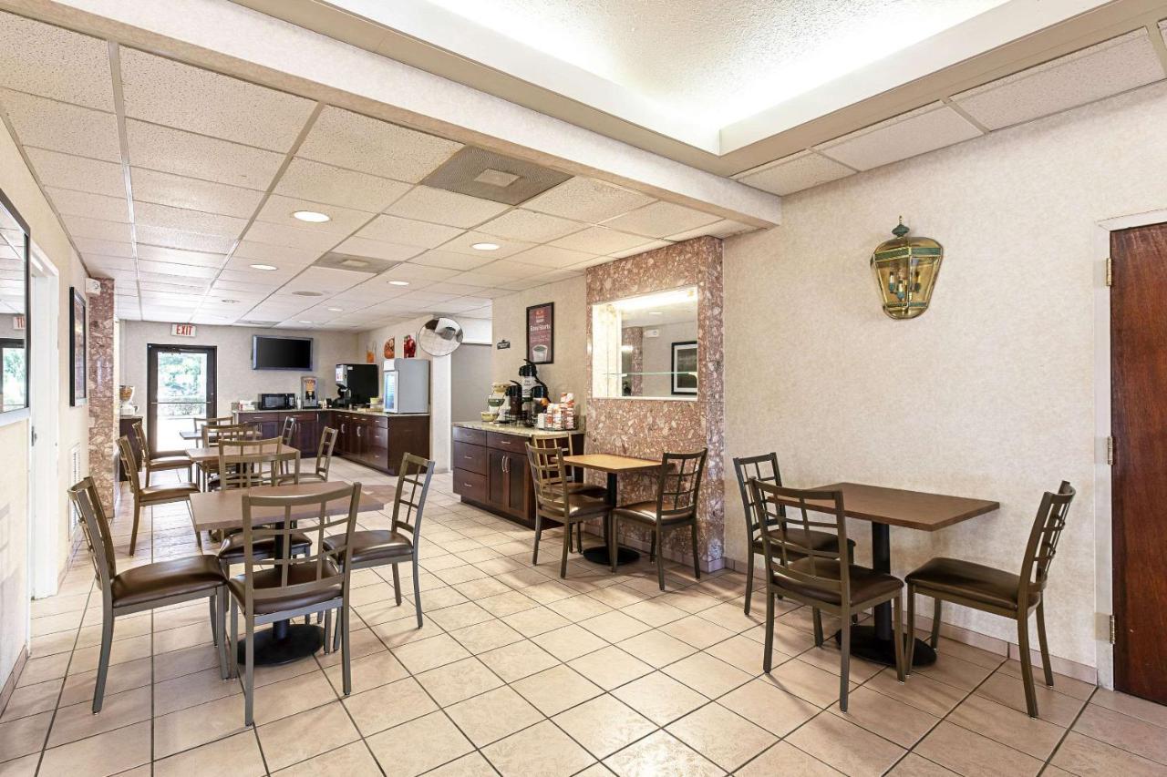 Econo Lodge Vero Beach - Downtown Экстерьер фото